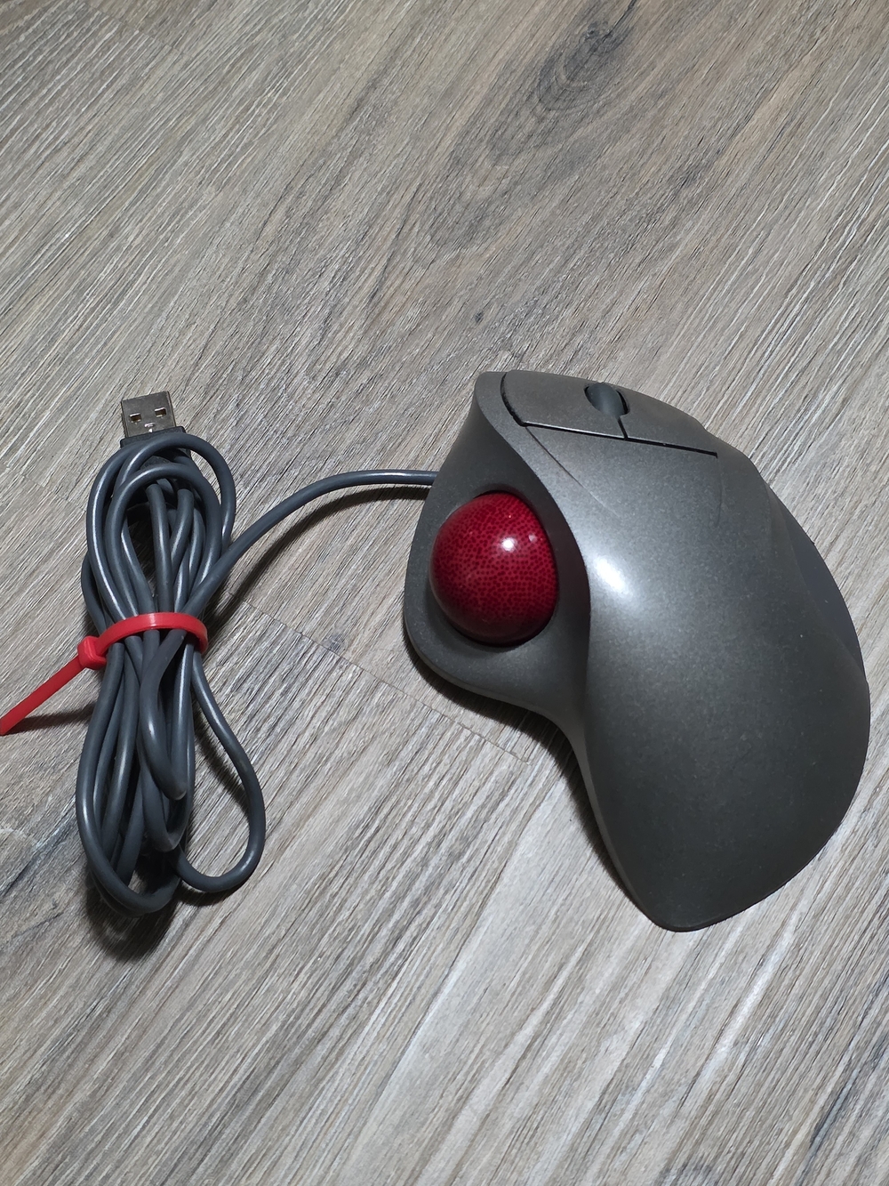 Logitech TrackMan Wheel Mouse USB Optical Trackball Silver T-BB18 Tested